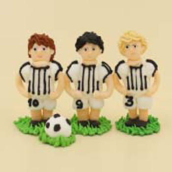 Футболісти тріо в білій формі  /30шт  ***