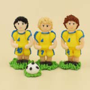 Футболісти тріо в жовтій формі  /30шт   ***
