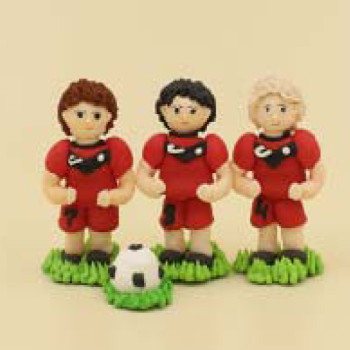Футболісти тріо в червоній формі /30шт  ***